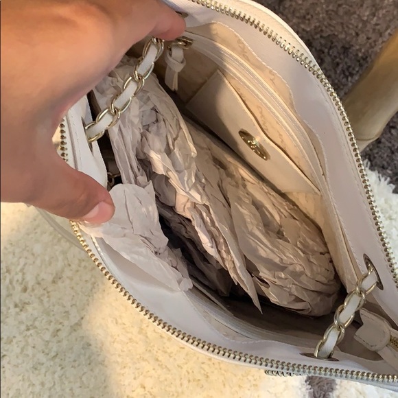 DKNY Genuine leather handbag - Picture 3 of 6